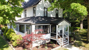 Downtown Lake Geneva Home! Walk 2 Everything!